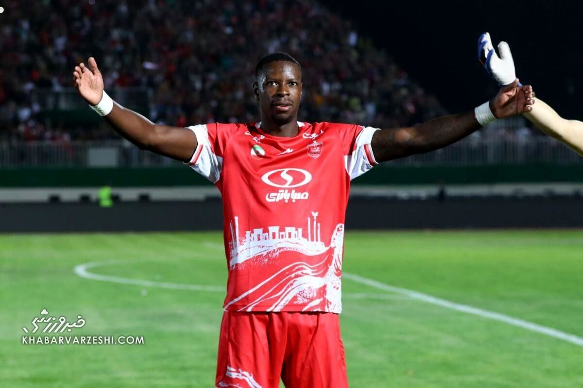 ژوائو در ایستگاه پایانی پرسپولیس