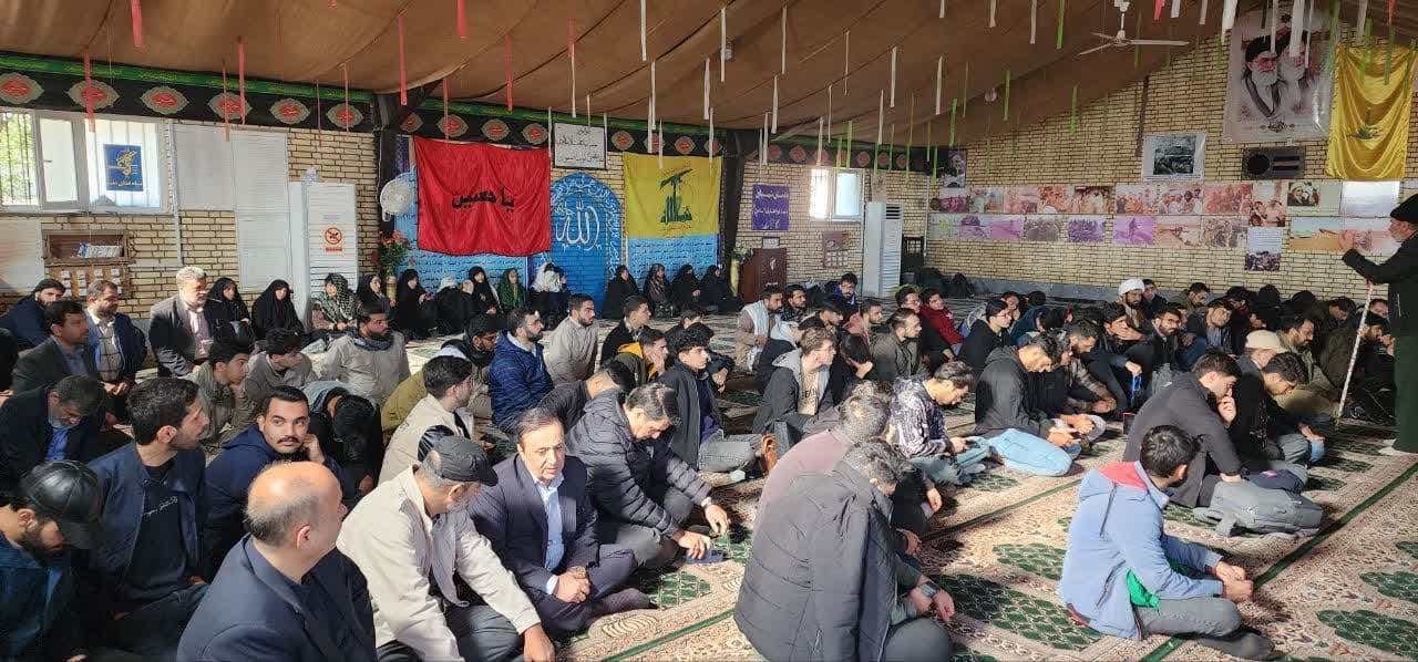 حضور استاندار قزوین در یادمان شهدای آبادان حضور استاندار قزوین در یادمان شهدای آبادان