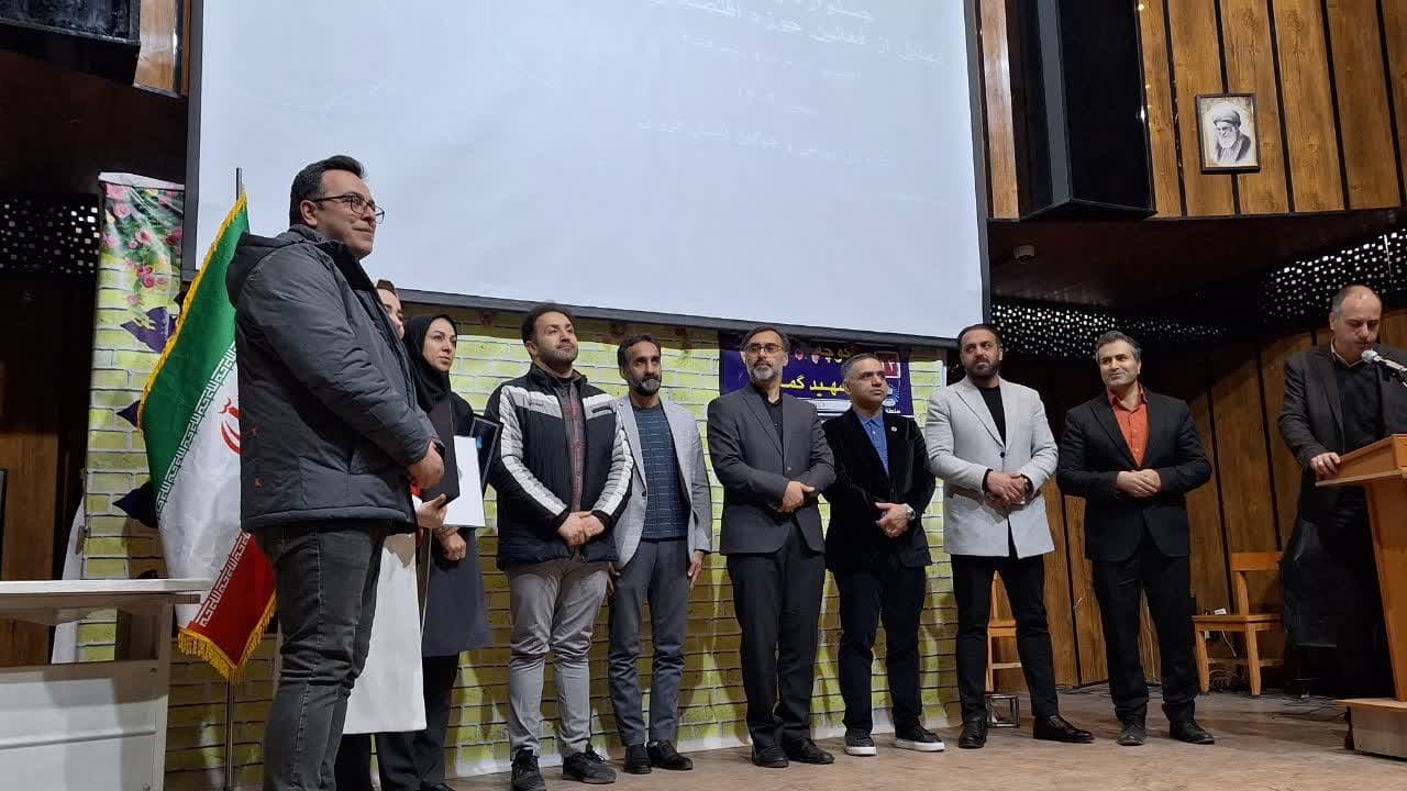 در جشنواره فعالان صنعت ورزش استان قزوین از خبرگزاری برنا تجلیل شد در جشنواره فعالان صنعت ورزش استان قزوین از خبرگزاری برنا تجلیل شد