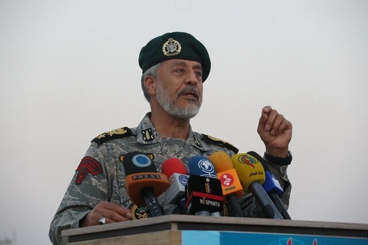 امیر دریادار سیاری: آمادگی نیروهای مسلح، دشمن را به زانو درآورد