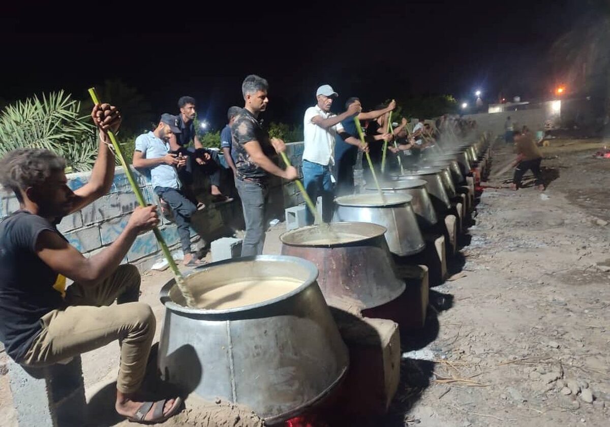 پخت ۱۰ تن حلیم نذری در روستای تالار میناب به مناسبت شب عاشورا