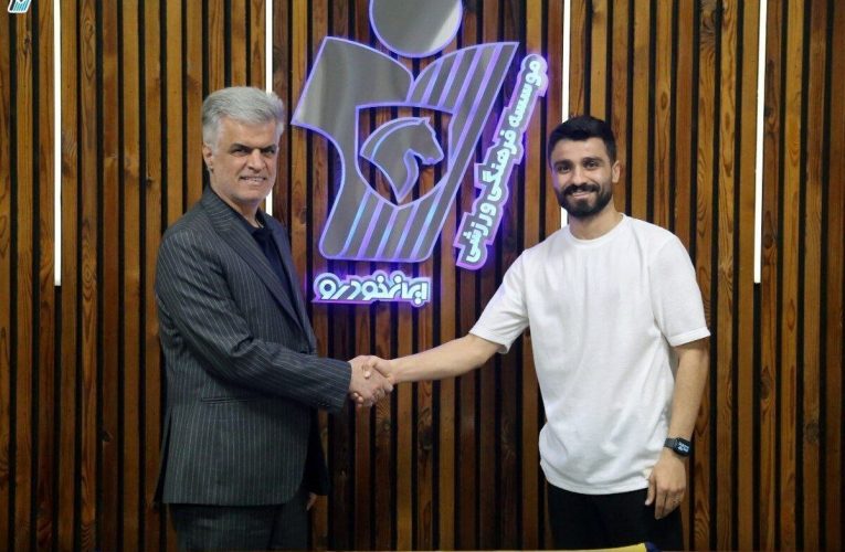 مهاجم آبی‌ها به پیکان پیوست_تاشکن