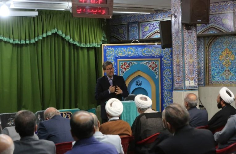وحدت ملی تنها راه عبور از مشکلاتهای اینده است_تاشکن