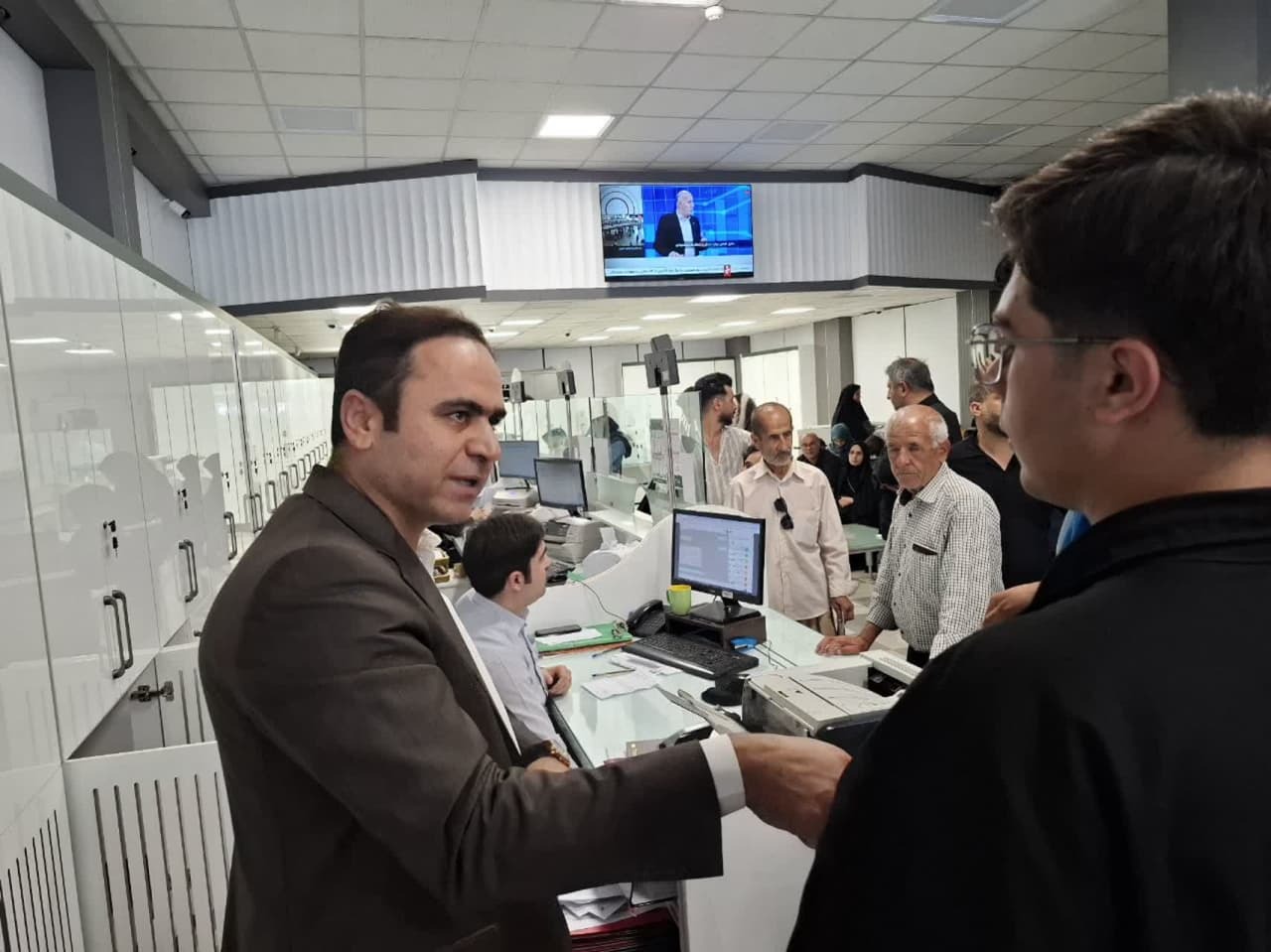 فروش ارز اربعین در شعب منتخب پست بانک استان قزوین آغاز شد.