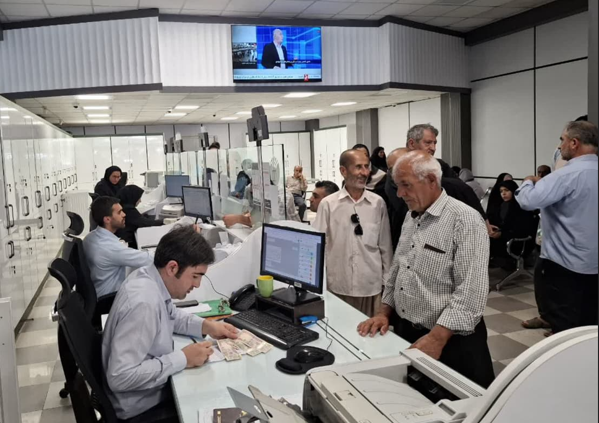 فروش ارز اربعین در شعب منتخب پست بانک استان قزوین آغاز شد.