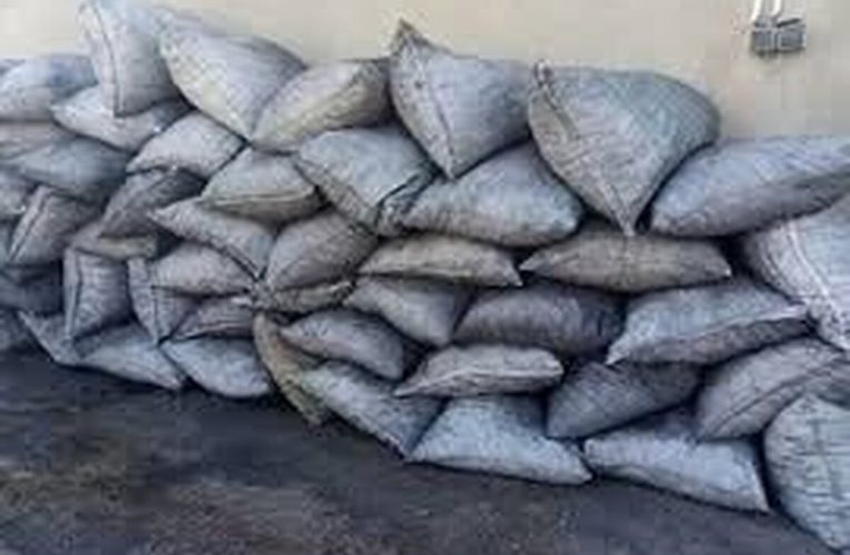 کشف تعداد ۲۲ گونی زغال قاچاق فاقد مجوز گمرکی در شهرستان بویراحمد. _تاشکن
