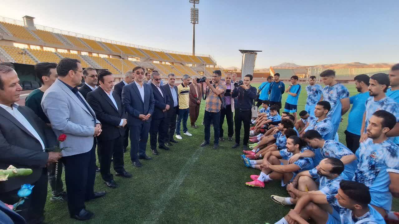 نوذری: تمام قد از تیم شمس آذر حمایت می کنیم نوذری: تمام قد از تیم شمس آذر حمایت می کنیم